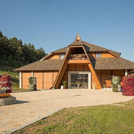 Etno Naselje Vrdnicka Kula Hotel Връдник Екстериор снимка