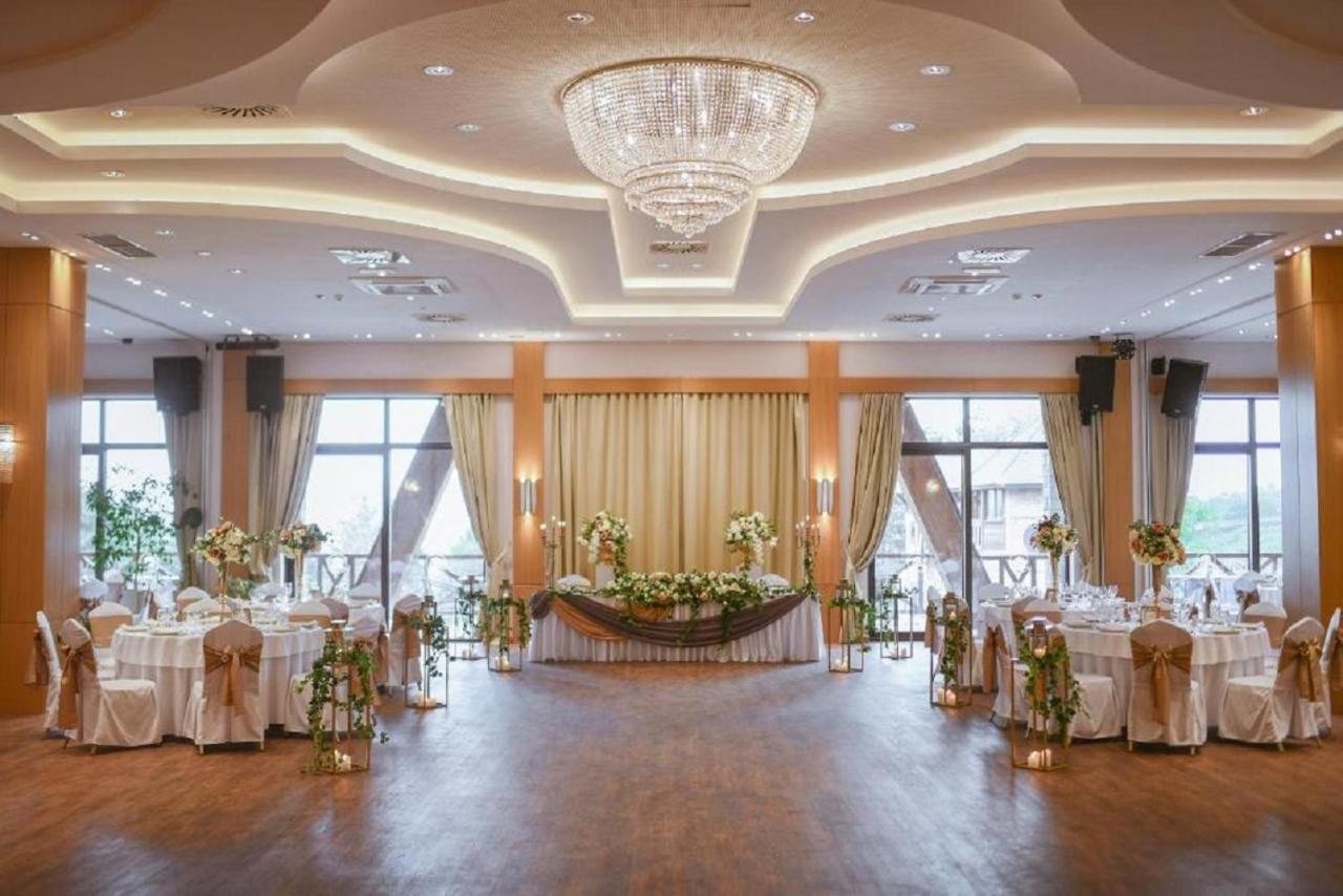 Etno Naselje Vrdnicka Kula Hotel Връдник Екстериор снимка