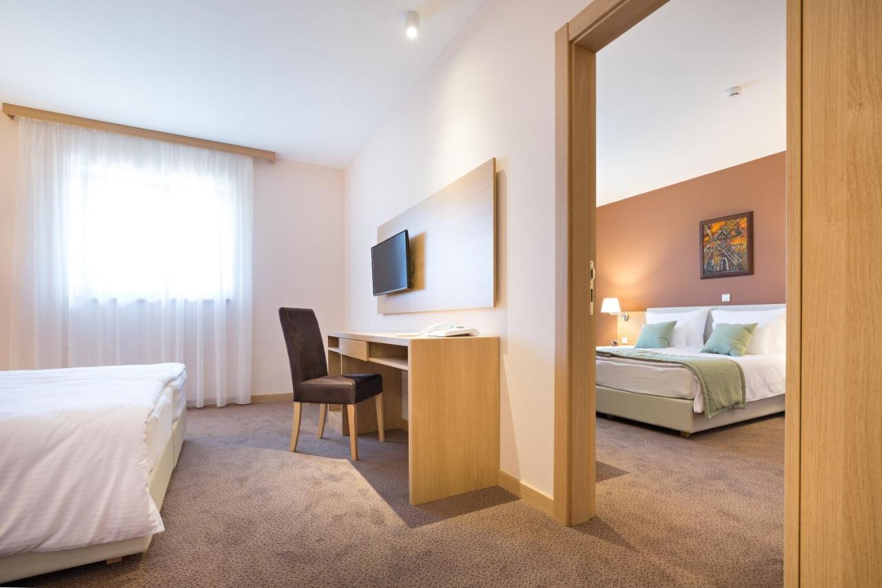 Etno Naselje Vrdnicka Kula Hotel Връдник Екстериор снимка