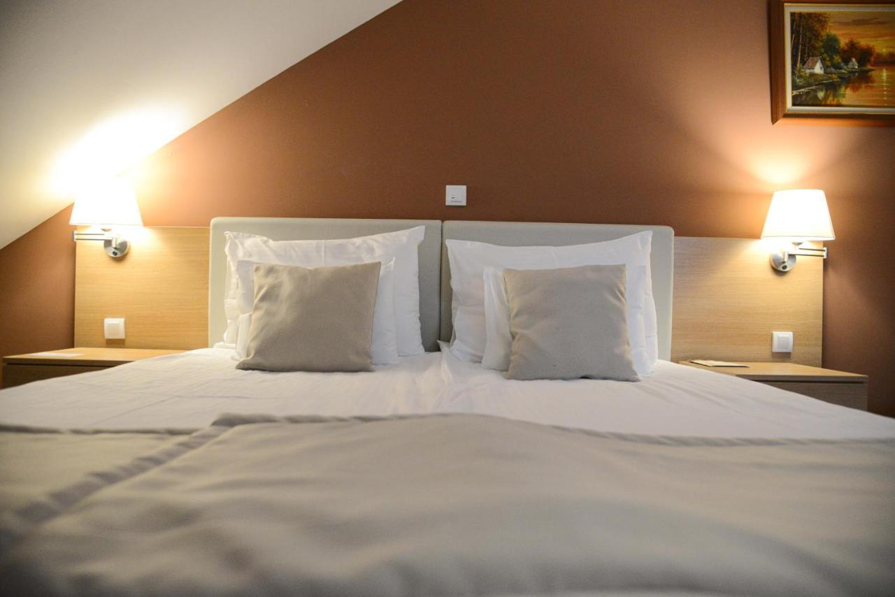Etno Naselje Vrdnicka Kula Hotel Връдник Екстериор снимка