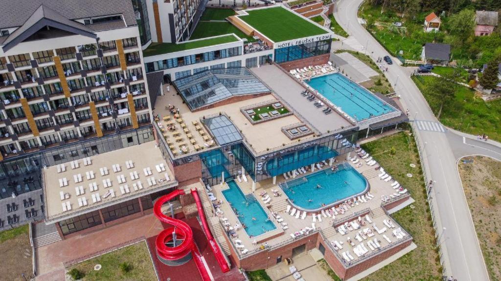 Etno Naselje Vrdnicka Kula Hotel Връдник Екстериор снимка