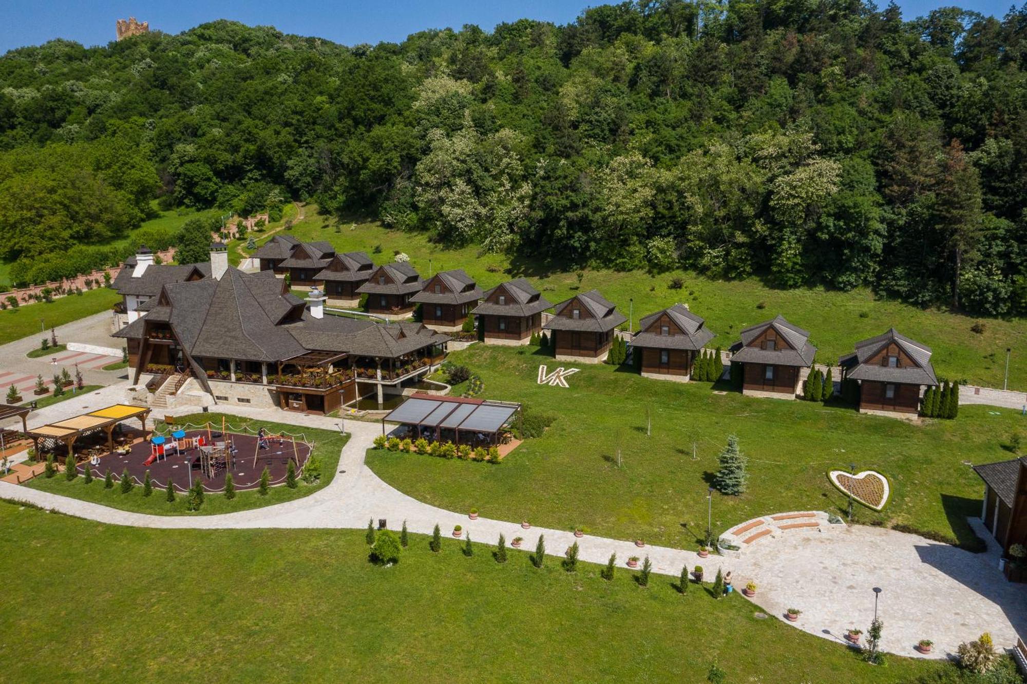 Etno Naselje Vrdnicka Kula Hotel Връдник Екстериор снимка