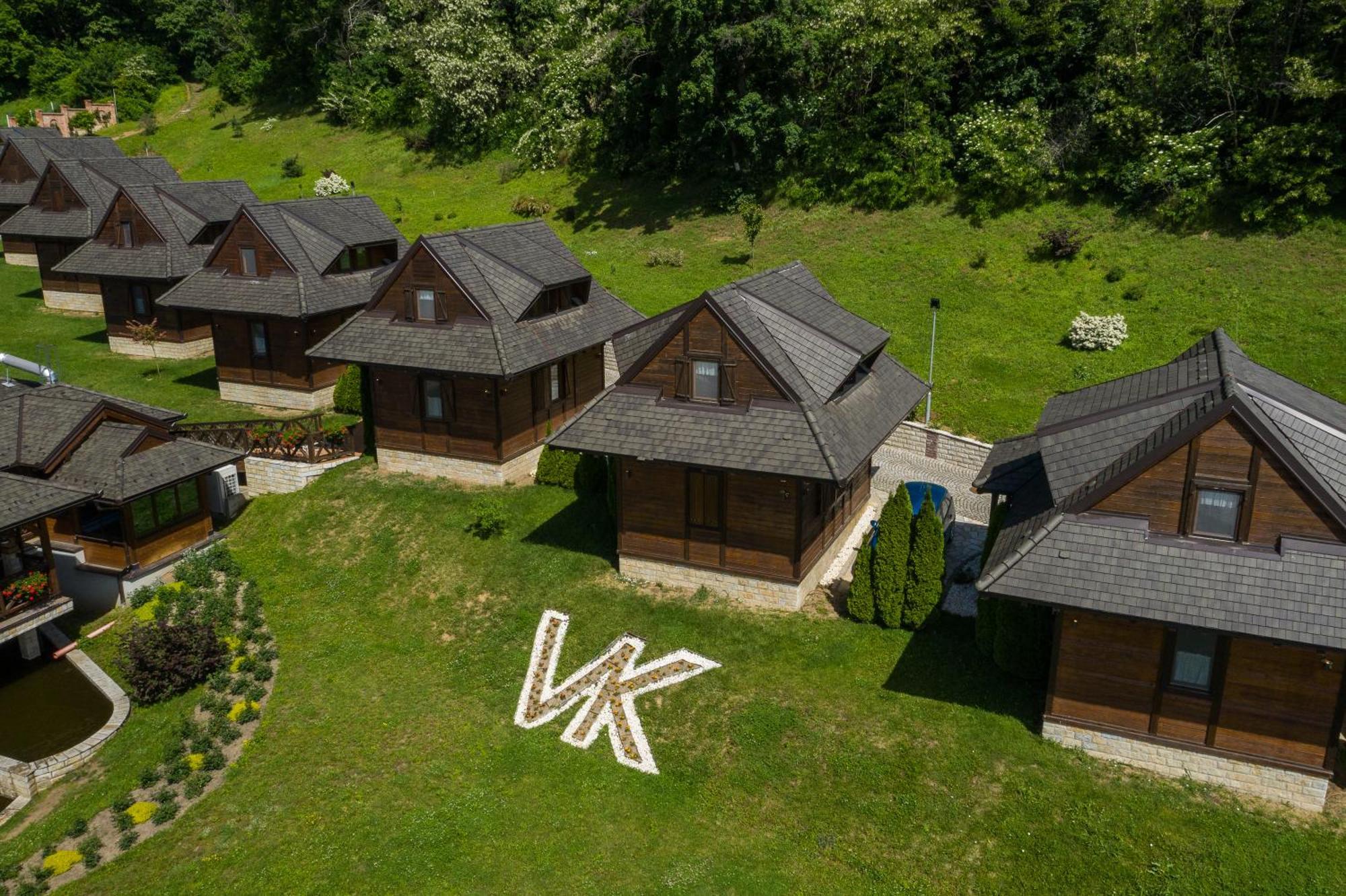 Etno Naselje Vrdnicka Kula Hotel Връдник Екстериор снимка